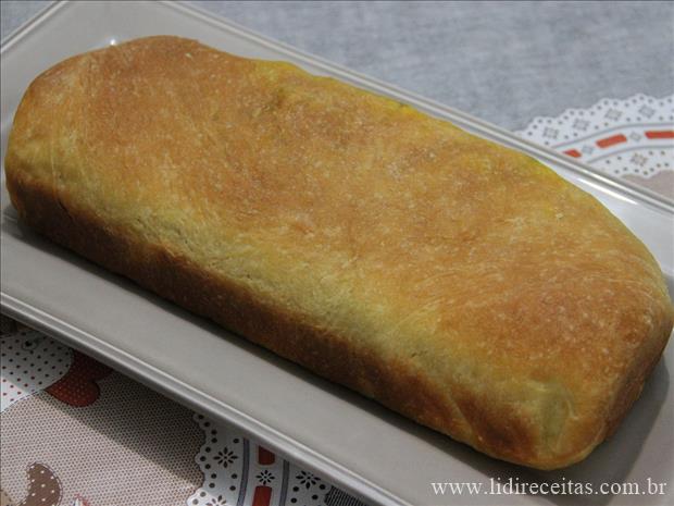 Pão Recheado com Linguiça Calabresa