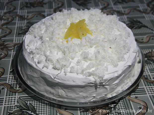Bolo Gelado de Abacaxi e Coco
