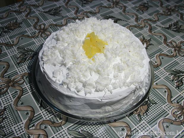 Bolo Gelado de Abacaxi e Coco